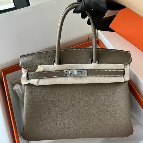 chi tiết mặt trước túi xách hermes birkin siêu cấp